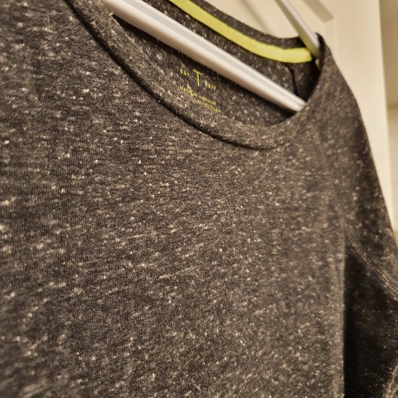 AE Favorite T in Black sz XS - Picture 3 of 6